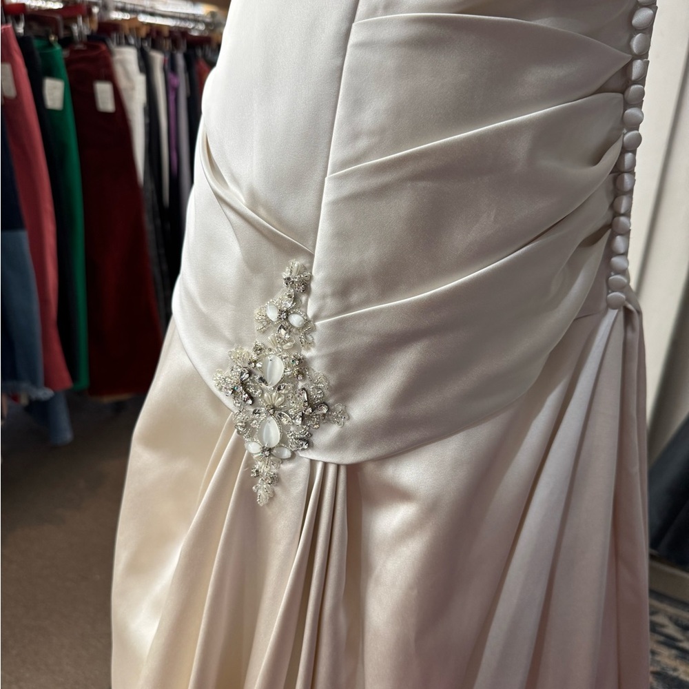 Alfred Angelo 🤍 - Picture 4 of 9